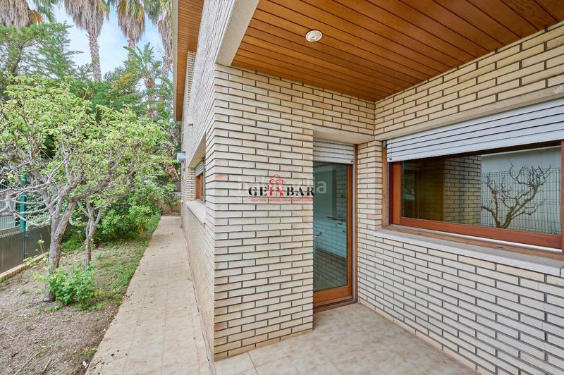 Foto 5e268b15-35f2-4fe2-ac87-e85e5480b4b8. Casa amb calefacció aparcament a Ciutat Diagonal Esplugues de Llobregat