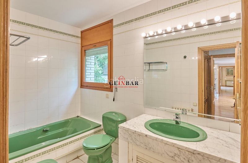 Foto a4076ac2-9a35-4b4a-9c7d-a6e2f81c27d7. Casa amb calefacció aparcament a Ciutat Diagonal Esplugues de Llobregat