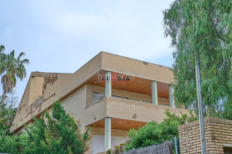 Foto ccd0b5e1-4739-43e7-aaee-f2a2e994cdb8. Casa amb calefacció aparcament a Ciutat Diagonal Esplugues de Llobregat
