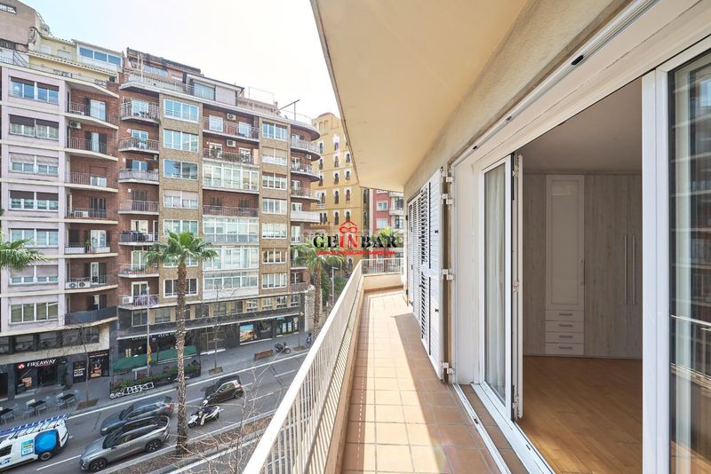 Foto eacecf80-da31-49a4-ad15-9ad3a18bf642. Pis amb calefacció a Sant Gervasi - Bonanova Barcelona