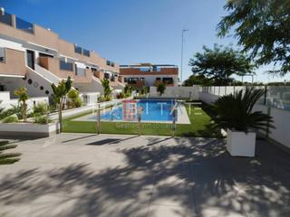 Casa en Pilar de la Horadada Ciudad. Bungalow en venta en núcleo03190