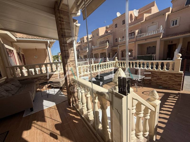 Foto 29a9bda9-2271-4ed2-8a19-054905d455d6. Duplex con riscaldamento parcheggio in Playa Flamenca Orihuela