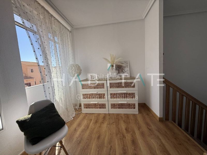 Foto 71cce0cb-3870-4f68-b32f-3e197a48a9df. Duplex con riscaldamento parcheggio in Playa Flamenca Orihuela
