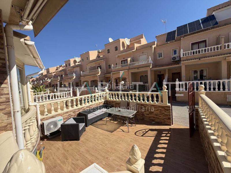 Foto 996b8a5a-e75e-4c2d-9e23-fd379fd8da95. Duplex con riscaldamento parcheggio in Playa Flamenca Orihuela