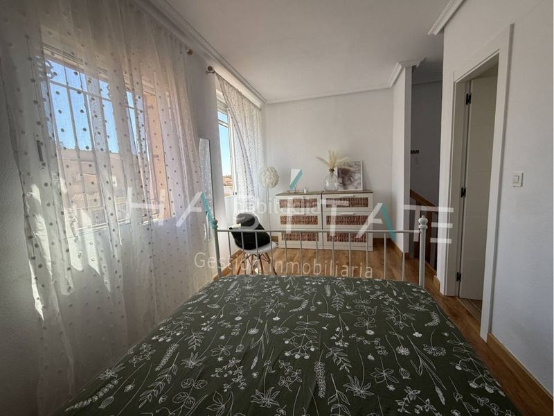 Foto 9e933d4e-0cf0-4f9e-a05c-7d039e27a3e9. Duplex con riscaldamento parcheggio in Playa Flamenca Orihuela