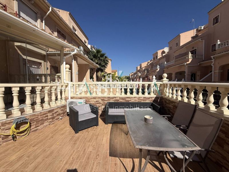 Foto e86fe3f1-632f-48e0-9c32-4f646cfe08f8. Duplex con riscaldamento parcheggio in Playa Flamenca Orihuela