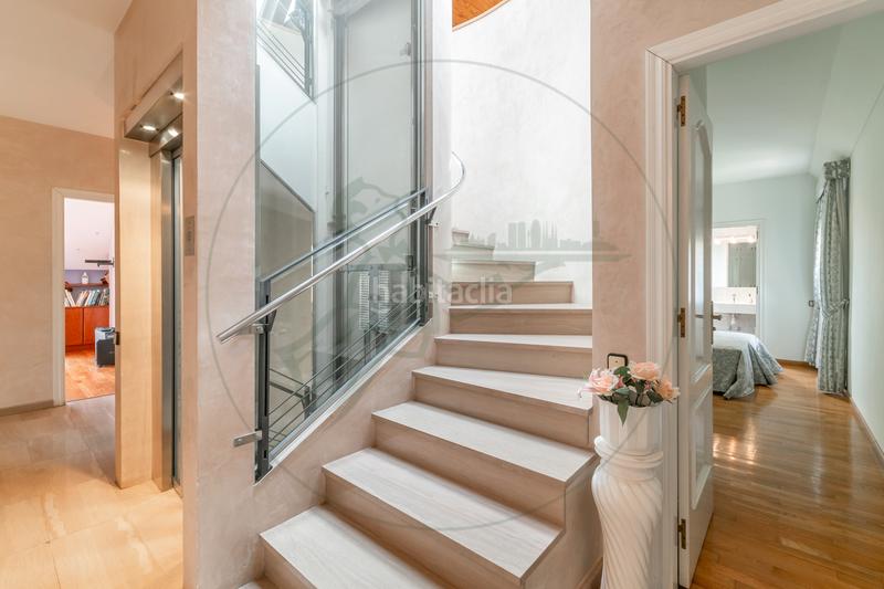 Foto 0d6e7597-e6dd-4ebb-be03-a08f39b20b51. Maison avec cheminée chauffage parking piscine dans Sant Cugat del Vallès