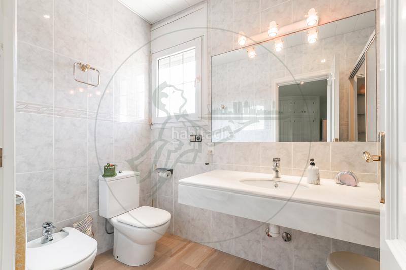 Foto 3748e528-011b-4a08-99ea-c5393326133f. Maison avec cheminée chauffage parking piscine dans Sant Cugat del Vallès