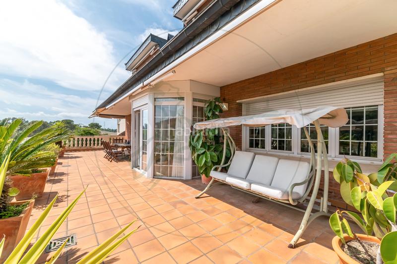 Foto 397d02fb-d99d-4b0b-8265-34ec624812e0. Maison avec cheminée chauffage parking piscine dans Sant Cugat del Vallès