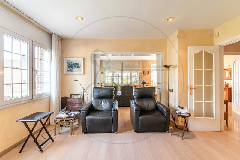 Foto 733e8f58-5a15-4d3b-abfc-c73ac21d1a67. Maison avec cheminée chauffage parking piscine dans Sant Cugat del Vallès