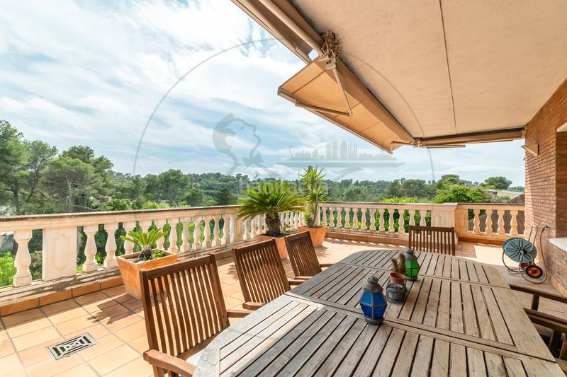 Foto 73c3c9d5-9c7a-4133-bb76-5321247f22cd. Maison avec cheminée chauffage parking piscine dans Sant Cugat del Vallès