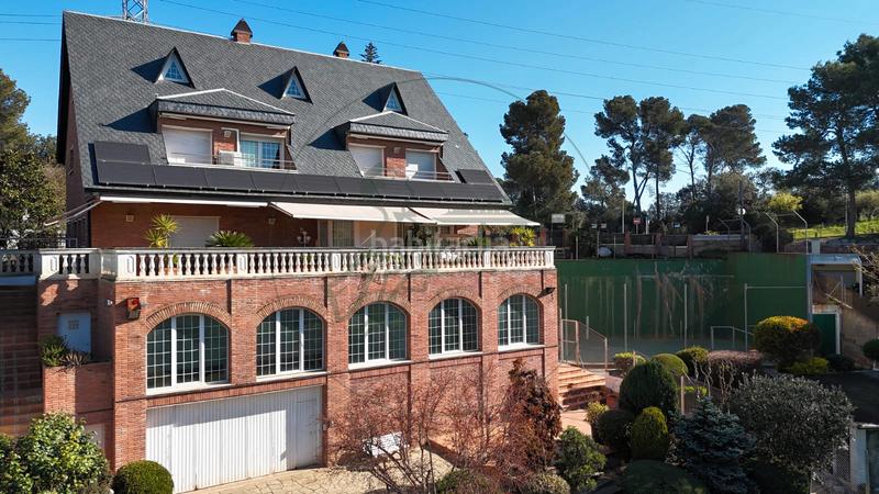 Foto 8848eb2f-a59c-4950-bb6c-d29acdaf0182. Maison avec cheminée chauffage parking piscine dans Sant Cugat del Vallès