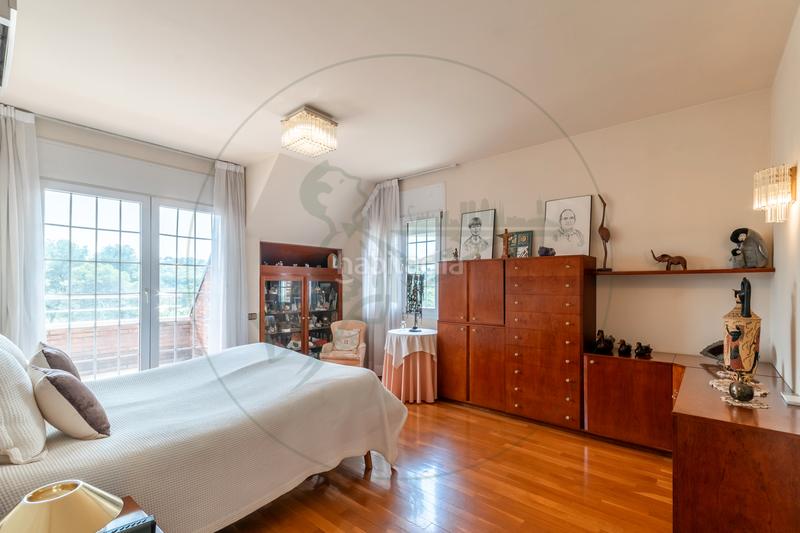 Foto 98043d9b-9287-4f34-8fe6-650983b8a956. Maison avec cheminée chauffage parking piscine dans Sant Cugat del Vallès