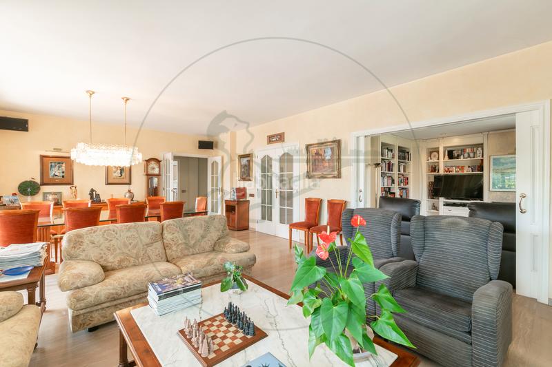 Foto 9c8bfc45-c0fb-4b0e-81ad-dbbed4699f41. Maison avec cheminée chauffage parking piscine dans Sant Cugat del Vallès