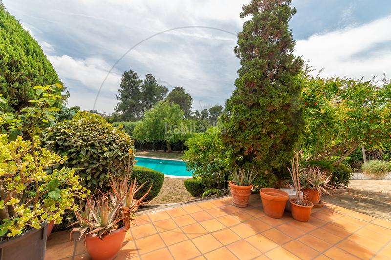 Foto a129acb6-2dd4-45a2-9041-a56f9d27f062. Maison avec cheminée chauffage parking piscine dans Sant Cugat del Vallès