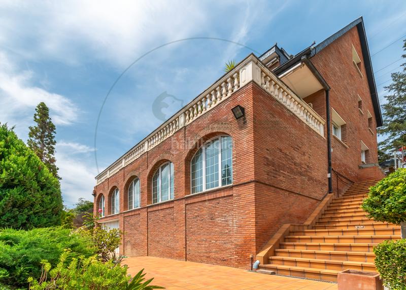Foto a4a09603-bde2-41a8-ba15-3362c653a1ee. Maison avec cheminée chauffage parking piscine dans Sant Cugat del Vallès
