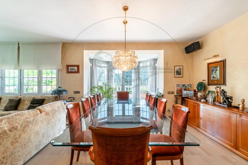 Foto a959973d-dcca-4eb0-9129-bd03e2f3c11f. Maison avec cheminée chauffage parking piscine dans Sant Cugat del Vallès