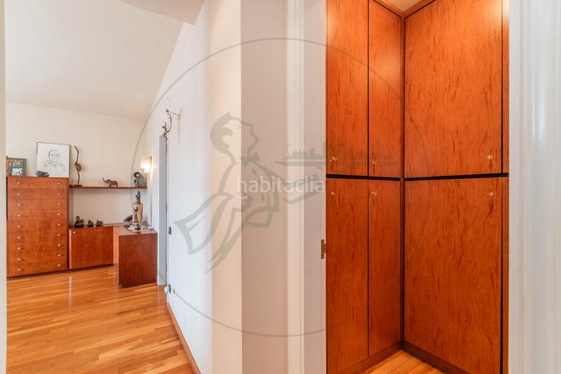 Foto b318045d-79a1-4bd9-b6eb-494332c59ab1. Maison avec cheminée chauffage parking piscine dans Sant Cugat del Vallès