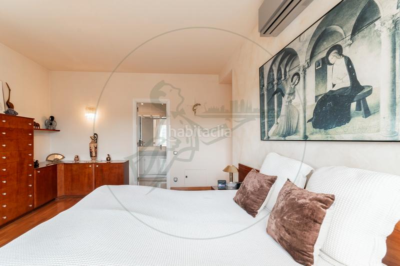 Foto d0582fc7-3105-404c-be10-2701eca3c61e. Maison avec cheminée chauffage parking piscine dans Sant Cugat del Vallès