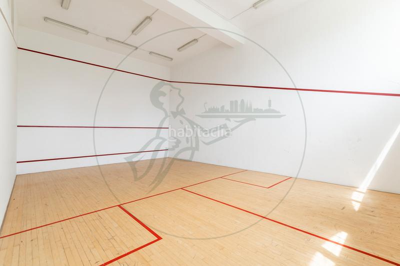 Foto f1753631-071a-4d8f-88bb-850ca1189004. Maison avec cheminée chauffage parking piscine dans Sant Cugat del Vallès