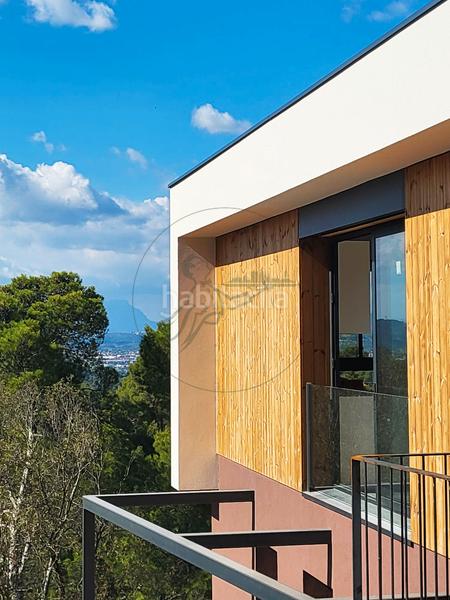 Foto 044704b5-eb8d-40dc-8ff4-e779a15f669a. Casa 240m<sup>2</sup> con riscaldamento parcheggio piscina in La Floresta Sant Cugat del Vallès