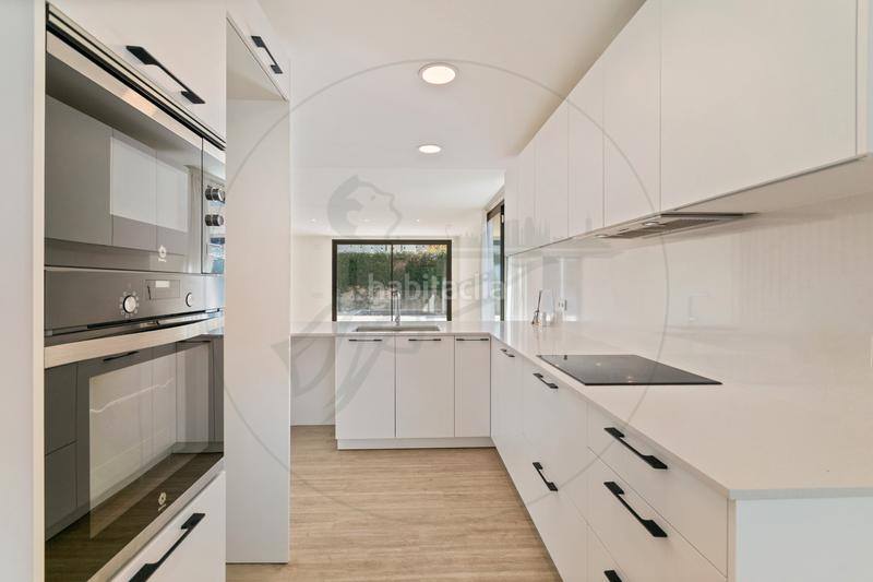 Foto 7969a378-513c-4e28-b19a-965f538ae1cd. Alquiler casa magnífica vivienda unifamiliar seminueva en Sant Cugat del Vallès