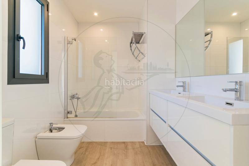 Foto 9bb56c61-d1b5-49ee-88fa-879f528fb8a9. Alquiler casa magnífica vivienda unifamiliar seminueva en Sant Cugat del Vallès