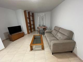 Rent Flat in Major 74. Piso de 2 hab. con terraza en calle mayor, lleida.