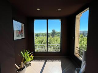 Office space in Sant joan 17. Oficina exclusiva de 127 m en plaza sant joan con vistas impresi