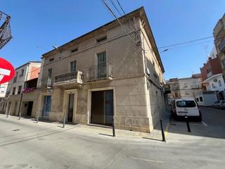 Casa a Sant josep 15. Gran casa de pueblo de 645 m con acceso a tres calles! ideal par