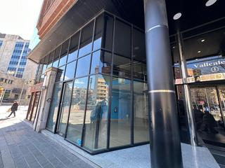 Location Local commercial  Vallcalent. Local comercial en lleida, en calle vallcalent, zona de alto pas