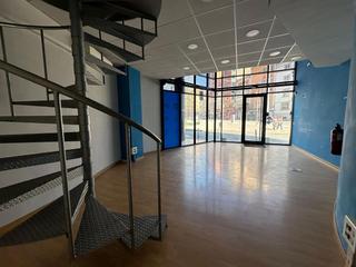 Location Local commercial  Vallcalent. Local comercial en lleida, en calle vallcalent, zona de alto pas