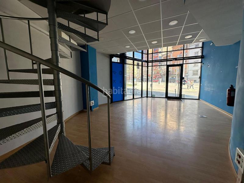 Foto ac50ece1-69e7-411d-b8c6-ac61586bd5bd. Alquiler local comercial  , en calle vallcalent, zona de alto paso en Lleida