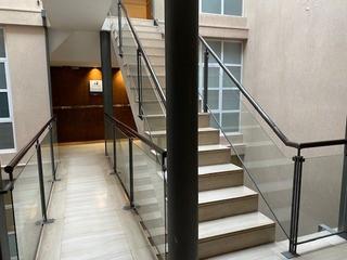 Oficina a Sant joan 17. Oficina exclusiva de 93 m en edificio emblemtico, perfecta para