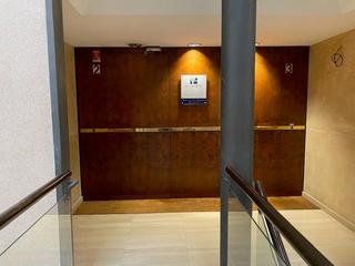 Büro in Sant joan 17. Oficina exclusiva de 93 m en edificio emblemático, perfecta para