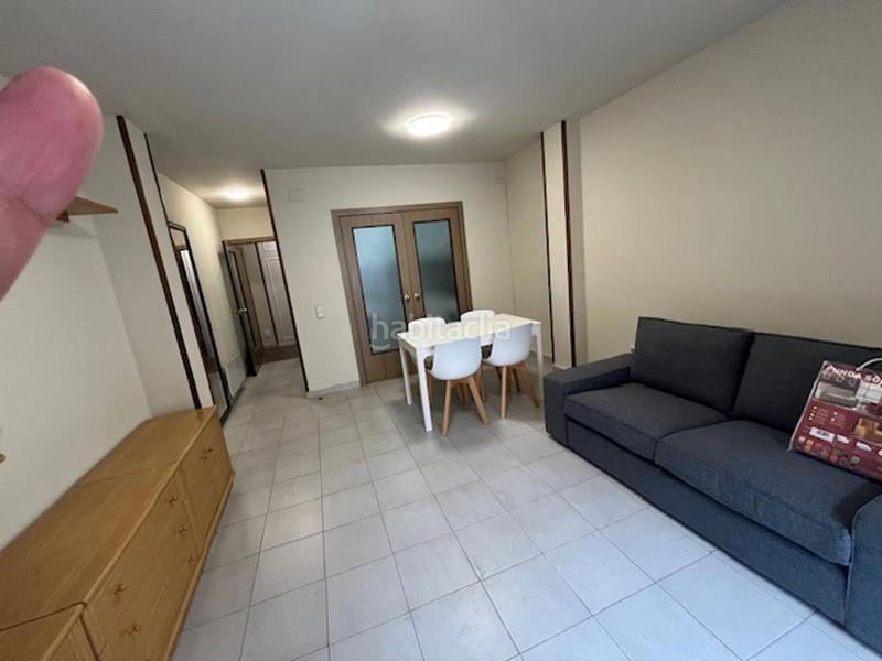 Foto cc1b3d64-19e1-4662-80a6-99c4a16243bc. Alquiler piso habitación individual en zona alta, vallcalent práctica, bien comunicada e ideal para estudiantes o profesionales. 375 por habita en Lleida