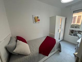 Rent Flat in Comtes durgell 8. Habitaciones para estudiantes desde 275   cama 90 cm, escritorio