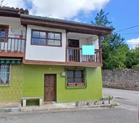 Casa adosada en Cabezón de la sal - cl tresano 36. Casa pareada en esquina para reformar