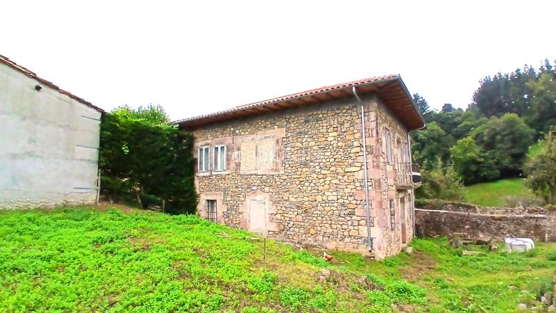 Foto bfe8b0cf-7da4-40c9-803c-d23dff41a191. Casa adossada a cotillo - bo cotillo 91 a Anievas