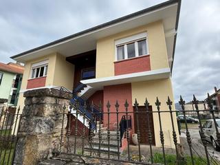 Maison en Cabezn de la sal - av las casucas 9. Casa con jardin en cabezon de la sal