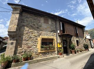 Maison jumelée à Ucieda - pb ucieda abajo 64. Casona de piedra en ucieda, ruente