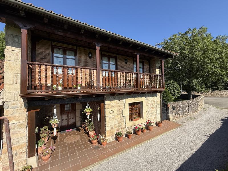 Foto 39afeb96-7777-4535-ab90-f5440a97cd5b. Casa pareada en vernejo - bo vernejo 48 casa montañesa en vernejo cabezon de la sal en Cabezón de la Sal