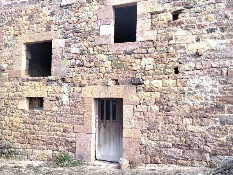 Foto 2f9dca21-e920-44fe-b850-aad25eead9e7. Casa a carmona - pb carmona 60 a Cabuérniga