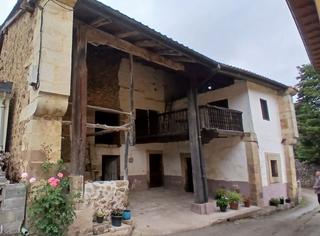Maison à Ucieda - pb ucieda abajo 118. Cuadra para reformar en ucieda ruente