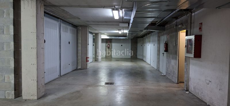 Foto f8686ae0-af21-4752-b506-58cb494de722. Aparcament cotxe a Cabezón de la Sal