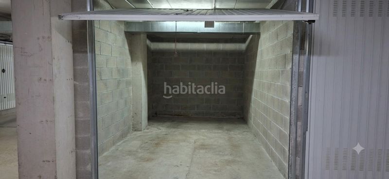 Foto fa2cf176-88a2-4880-9e1a-bc8e472d0cdb. Aparcament cotxe a Cabezón de la Sal