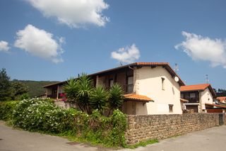 Casa aparellada a Casar - bo casar 155. Chalet pareado en esquina en casar de periedo, cabezon de la sal