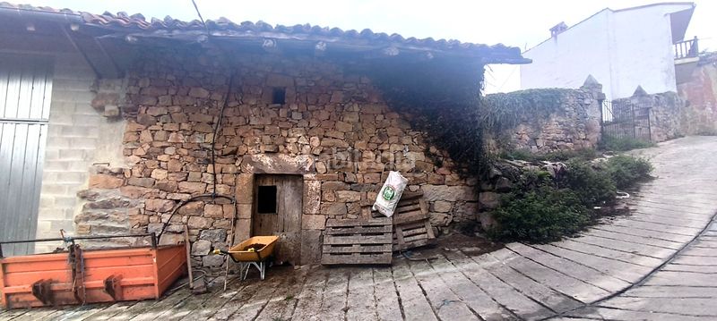 Foto c5aebae6-7732-4e55-84ee-d5ec3027fae4. Casa aparellada a Lamasón