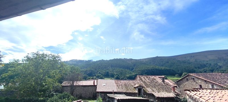 Foto 6f4c7947-ea7b-4bbb-8693-be375293ed52. Casa aparellada amb calefacció aparcament a Mazcuerras