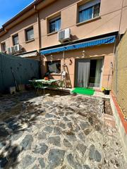 Casa aparellada a Masquefa. Casa pareada en venta en masquefa pueblo